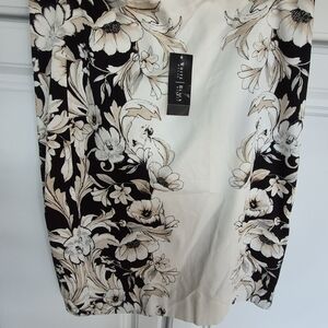 White House Black Market Black and Cream Floral Skirt